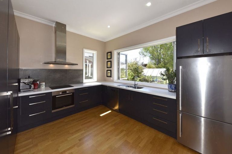 Photo of property in 122 Bishop Street, St Albans, Christchurch, 8014