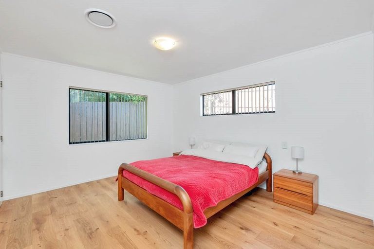 Photo of property in 2/13 Delamare Court, Sunnynook, Auckland, 0632