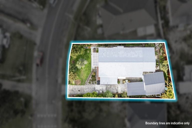 Photo of property in 44 Longburn Road, Henderson, Auckland, 0610