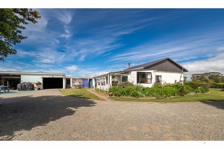 Photo of property in 347 Waimate Highway, Saint Andrews, Timaru, 7971
