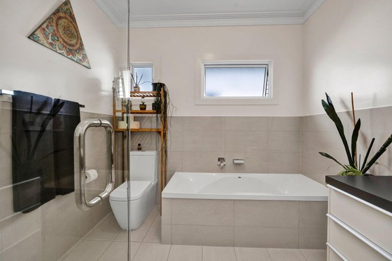 Photo of property in 24 Sanders Avenue, Westown, New Plymouth, 4310