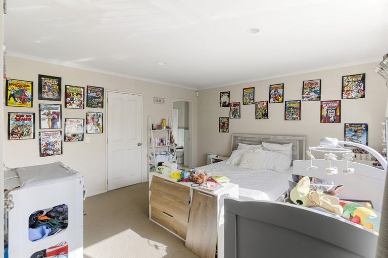 Photo of property in 12 Seresin Crescent, Flat Bush, Auckland, 2016