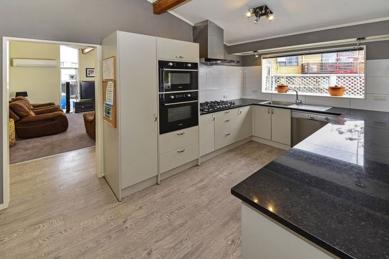 Photo of property in 30 Hadley Wood Drive, Wattle Downs, Auckland, 2103