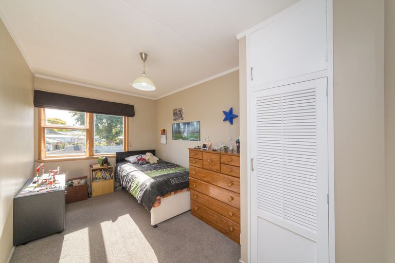 Photo of property in 12 Linmor Place, Terrace End, Palmerston North, 4410