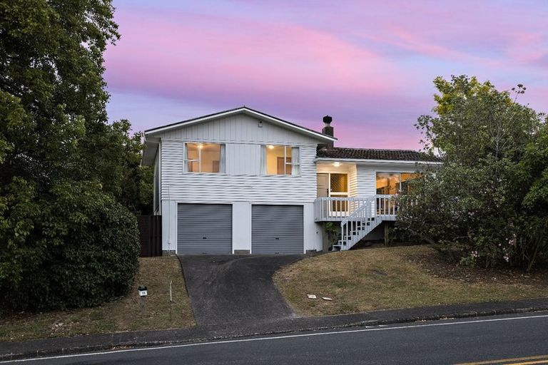 Photo of property in 15 Zita Maria Drive, Massey, Auckland, 0614