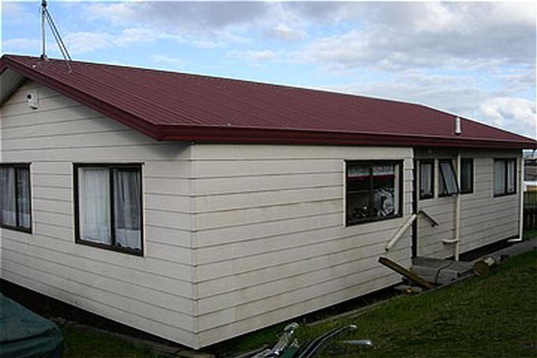 Photo of property in 2/15 Shifnal Drive, Randwick Park, Auckland, 2105