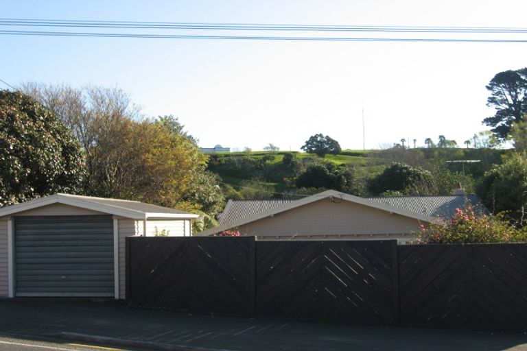 Photo of property in 34 Carrington Street, New Plymouth, 4310