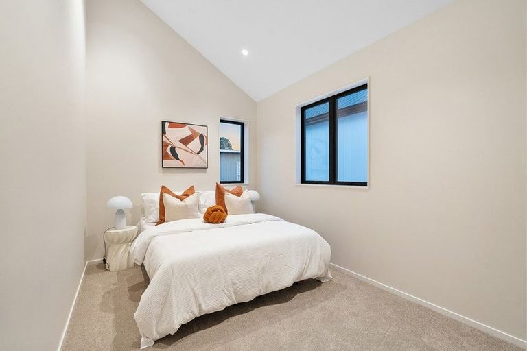 Photo of property in 15c Kiri Place, Mairangi Bay, Auckland, 0630