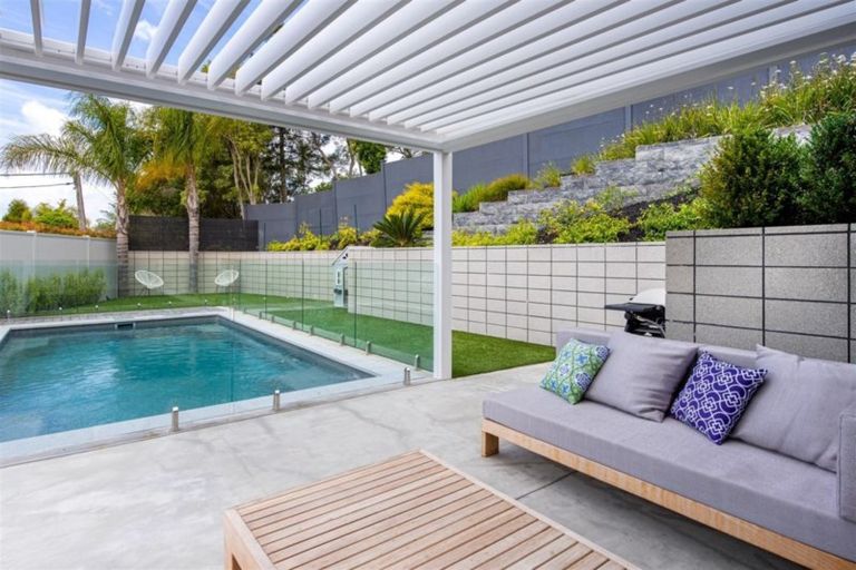 Photo of property in 104 Castor Bay Road, Castor Bay, Auckland, 0620