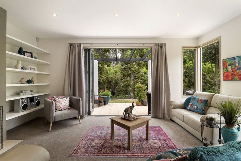 Photo of property in 3/44 Aberdeen Road, Campbells Bay, Auckland, 0620