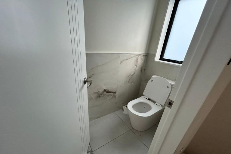 Photo of property in 53a Glendene Avenue, Glendene, Auckland, 0602