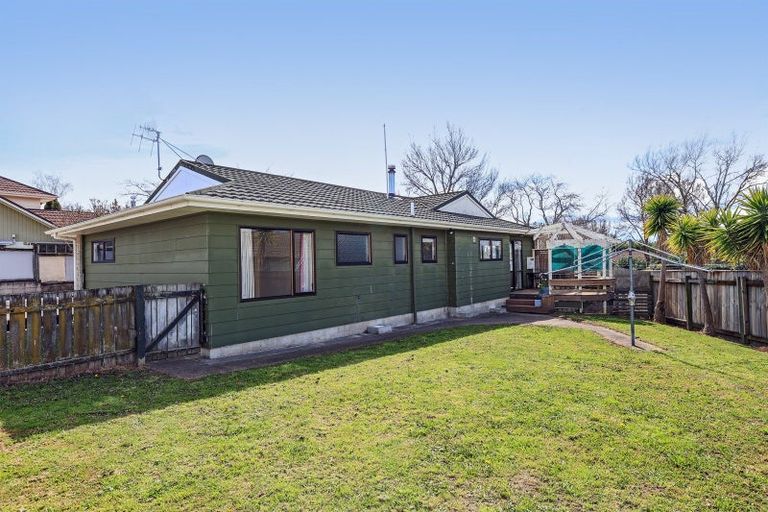 Photo of property in 14 Kaweka Place, Havelock North, 4130