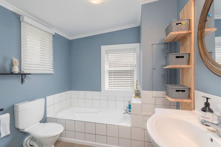 Photo of property in 21a Korau Grove, Stokes Valley, Lower Hutt, 5019