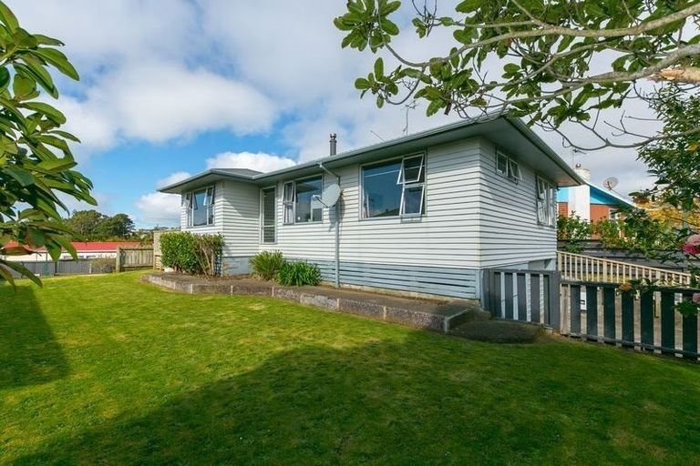 Photo of property in 52 Rosendale Avenue, Spotswood, New Plymouth, 4310