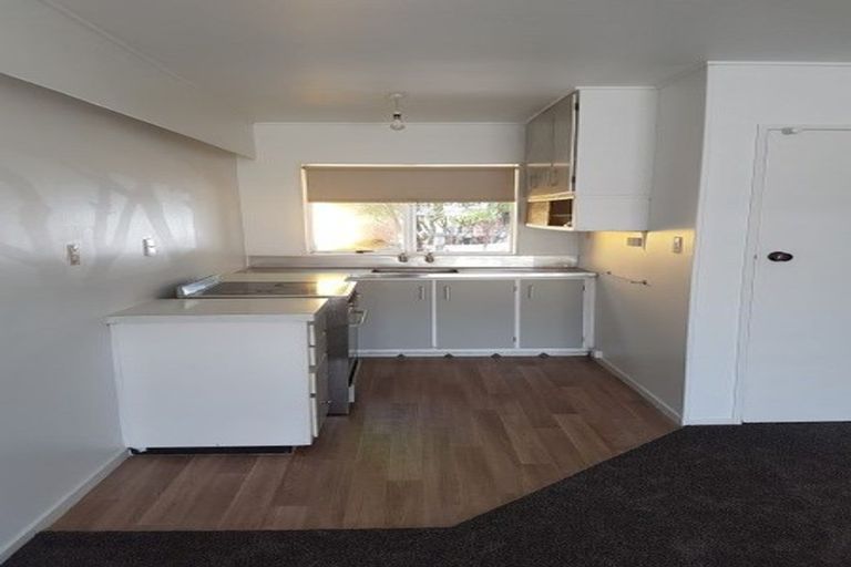 Photo of property in 2/31 Mana Avenue, Titahi Bay, Porirua, 5022