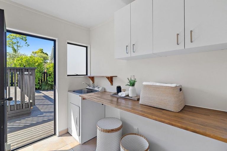 Photo of property in 64 Vintage Drive, Henderson, Auckland, 0612