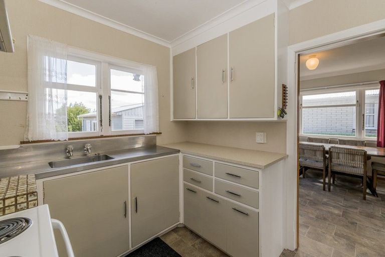 Photo of property in 9 Bowen Street, Levin, 5510