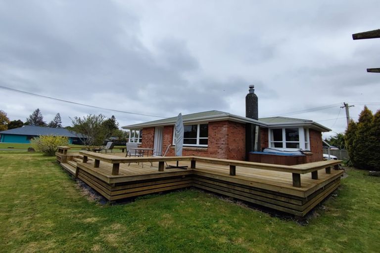 Photo of property in 11b Te Wirihana Road, Mourea, Rotorua, 3074