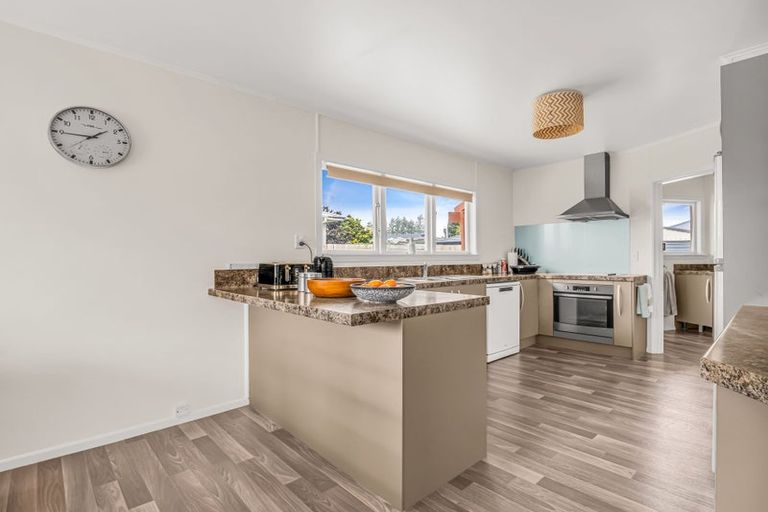 Photo of property in 5 Porikapa Road, Owhata, Rotorua, 3010