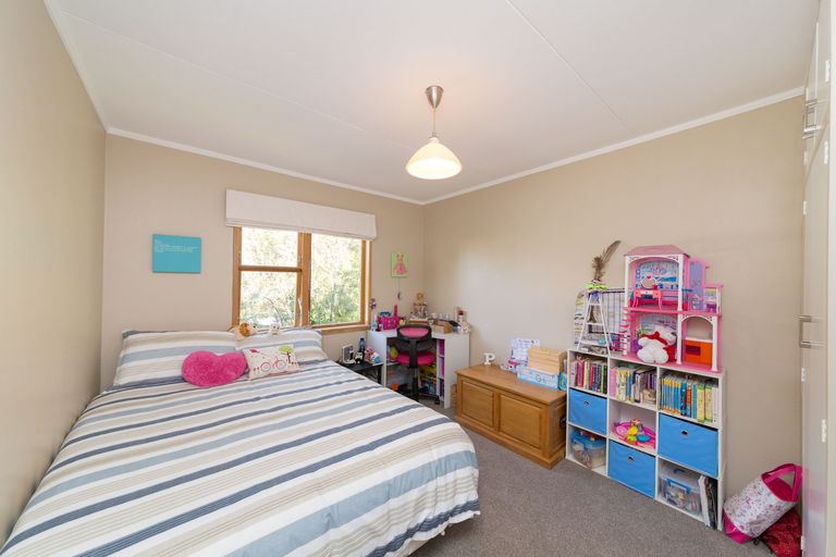 Photo of property in 12 Linmor Place, Terrace End, Palmerston North, 4410