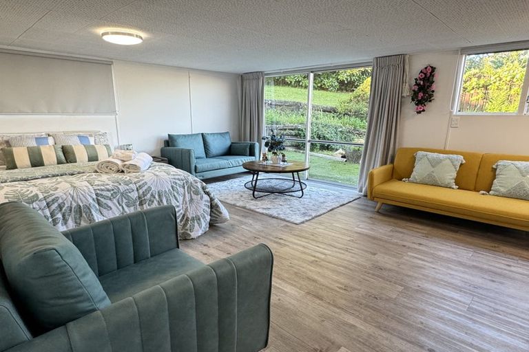 Photo of property in 4 Beverley Road, Stanmore Bay, Whangaparaoa, 0932