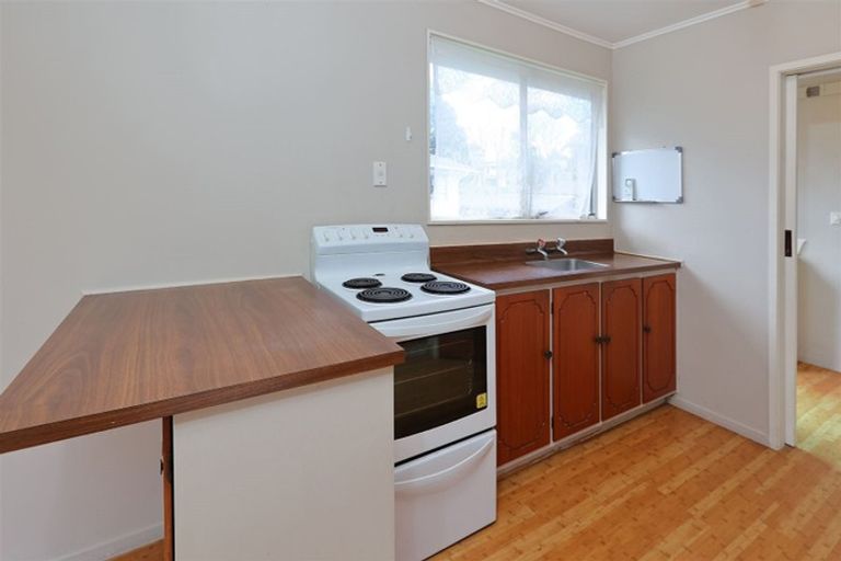 Photo of property in 54 Donovan Avenue, Massey, Auckland, 0614