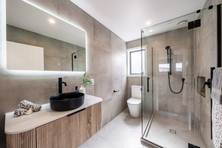 Photo of property in 4/8 Victoria Street, Ebdentown, Upper Hutt, 5018