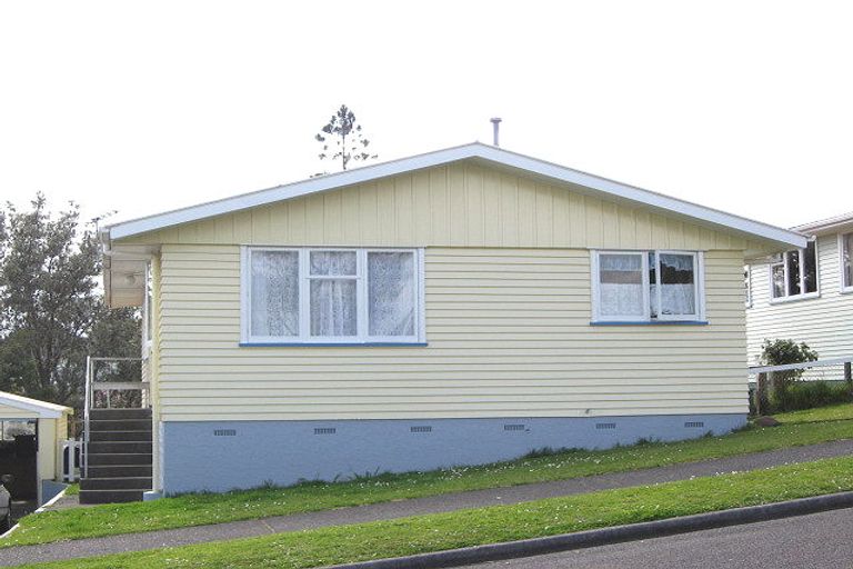 Photo of property in 38 Endeavour Street, Marfell, New Plymouth, 4310