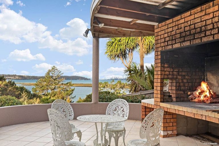 Photo of property in 51 Renoir Street, West Harbour, Auckland, 0618