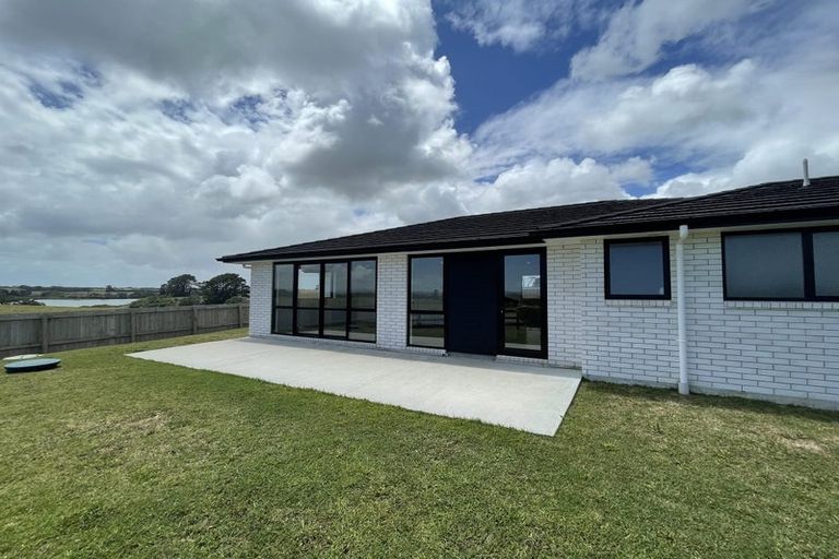 Photo of property in 1 Okoreka Road, Glenbrook, 2681