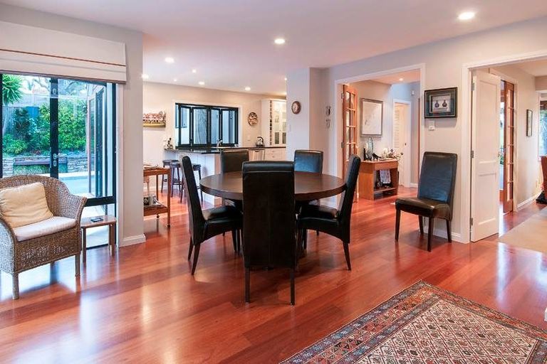 Photo of property in 8 Lynton Road, Bucklands Beach, Auckland, 2012