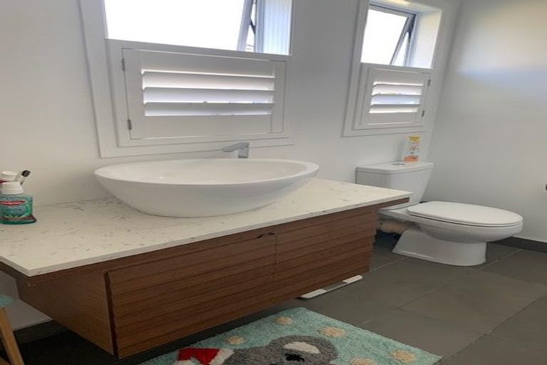 Photo of property in 2/28 Bleakhouse Road, Howick, Auckland, 2014