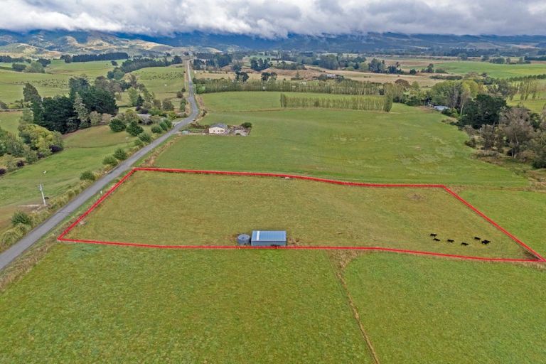 Photo of property in 38 Whitneys Road, Waimate, 7978