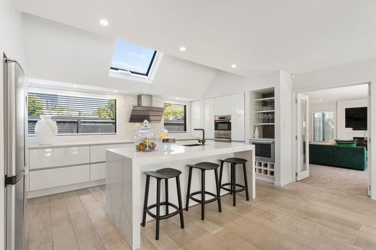 Photo of property in 2a Wairarapa Terrace, Merivale, Christchurch, 8014