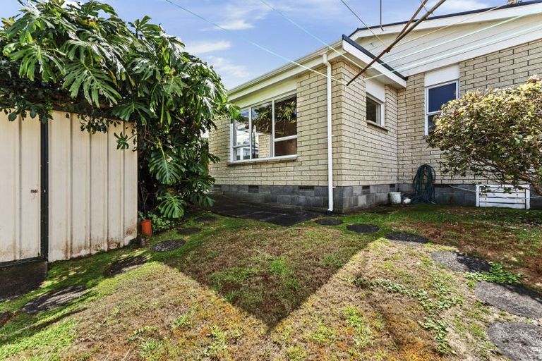 Photo of property in 6 Henui Street, Strandon, New Plymouth, 4312