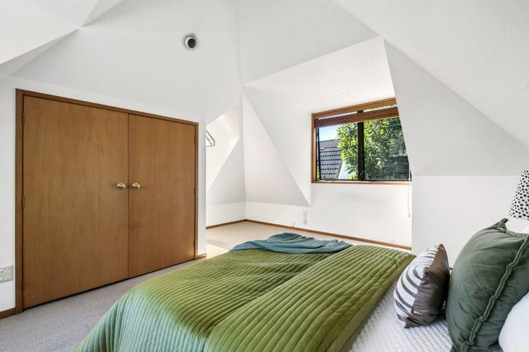 Photo of property in 3 Mizpah Road, Waiake, Auckland, 0630