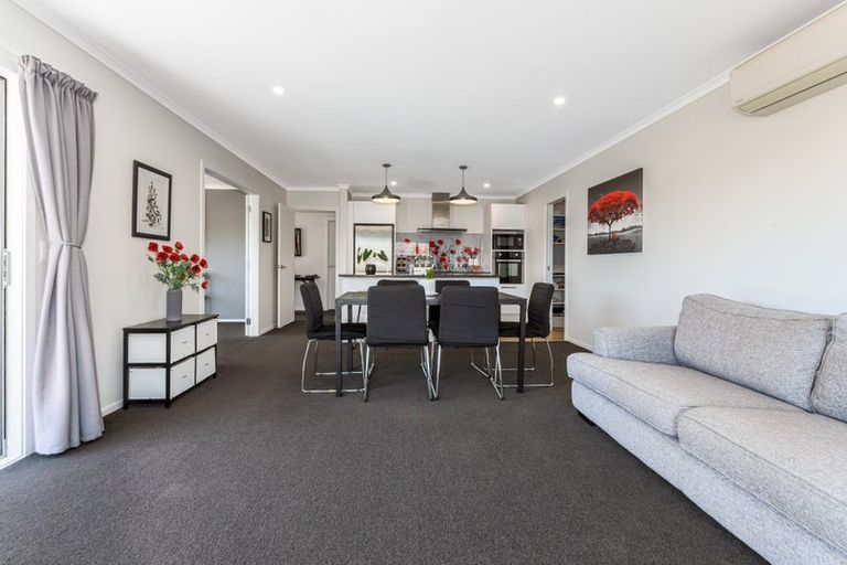 Photo of property in 34 Margaret Shields Avenue, Aotea, Porirua, 5024