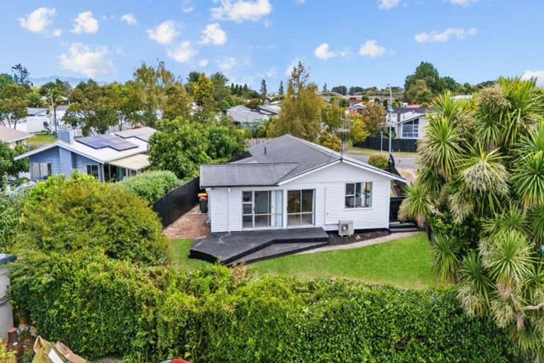 Photo of property in 16 Rhonda Avenue, Deanwell, Hamilton, 3206