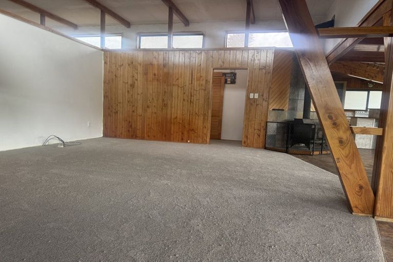 Photo of property in 386 Henderson Valley Road, Henderson Valley, Auckland, 0612