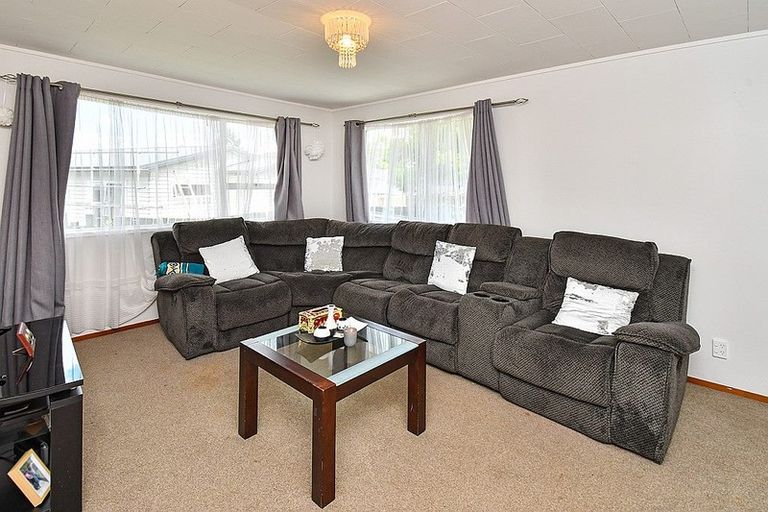 Photo of property in 1/30 Heathberry Close, Papatoetoe, Auckland, 2025