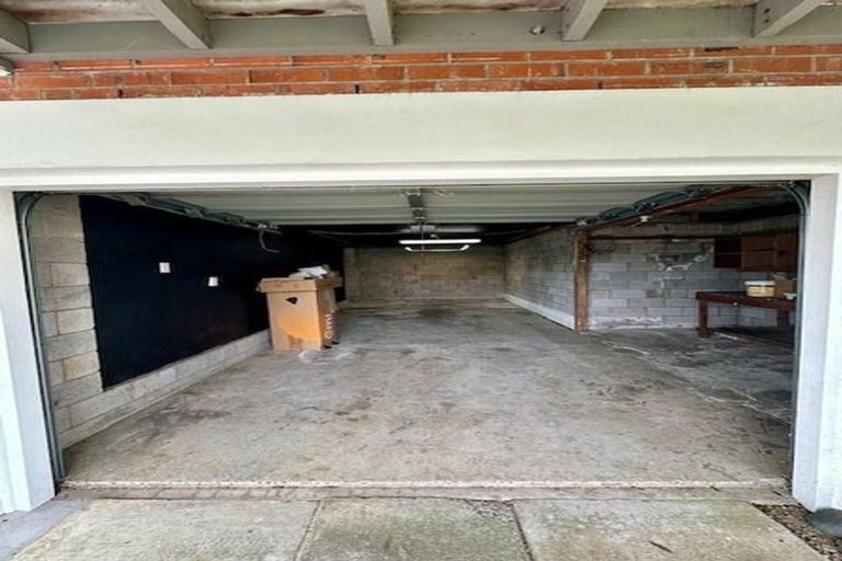 Photo of property in 1/42 Evelyn Place, Hillcrest, Auckland, 0627