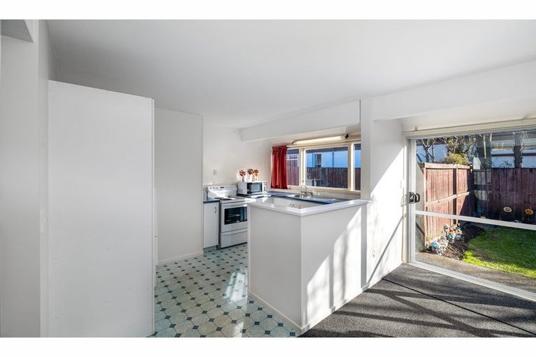 Photo of property in 2/38 Reynolds Avenue, Bishopdale, Christchurch, 8053