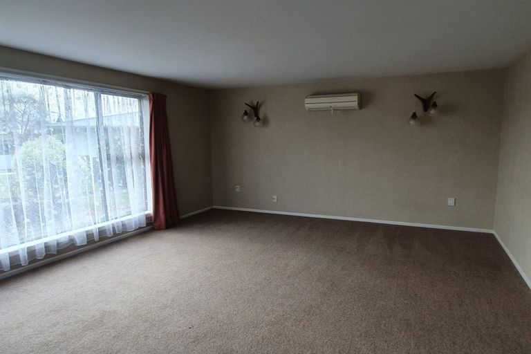 Photo of property in 25 Davidson Crescent, Hornby, Christchurch, 8042