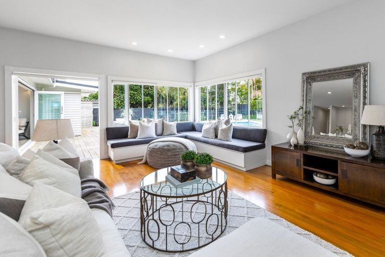 Photo of property in 106 St Heliers Road, Saint Heliers, Auckland, 1071