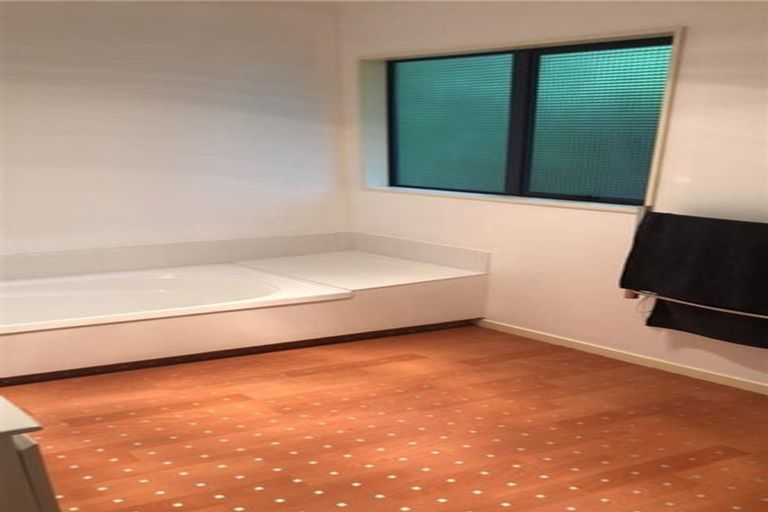 Photo of property in 12 Webster Place, Picton, 7220