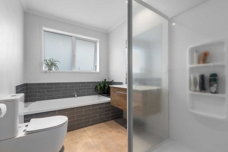 Photo of property in 10 Pioneer Crescent, Omokoroa, 3114