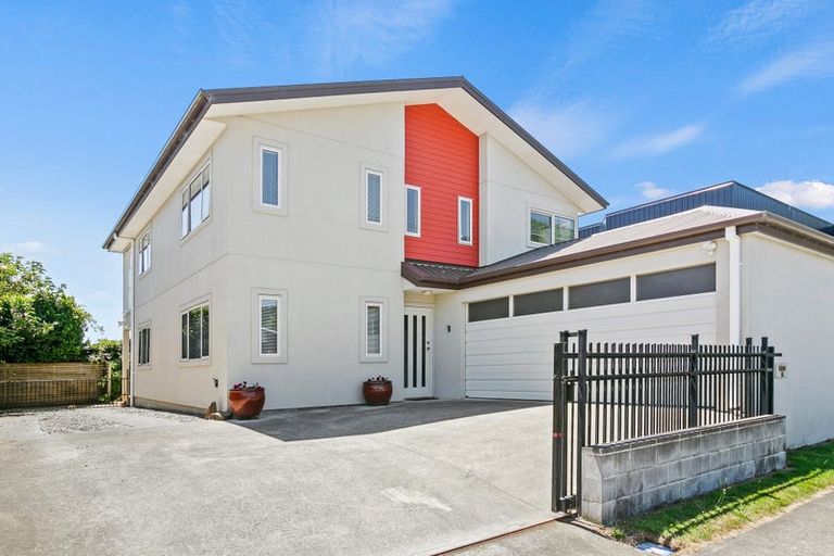 Photo of property in 22 Fulford Street, New Plymouth, 4310