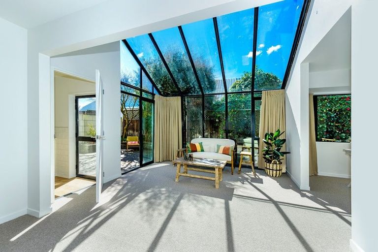 Photo of property in 3 Harlech Mews, Avonhead, Christchurch, 8042