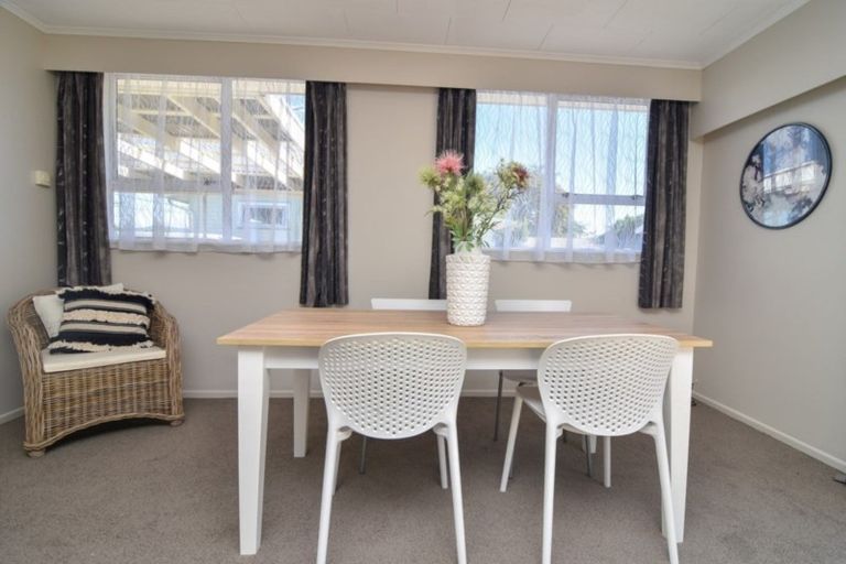 Photo of property in 27 Diamond Street, Carterton, 5713