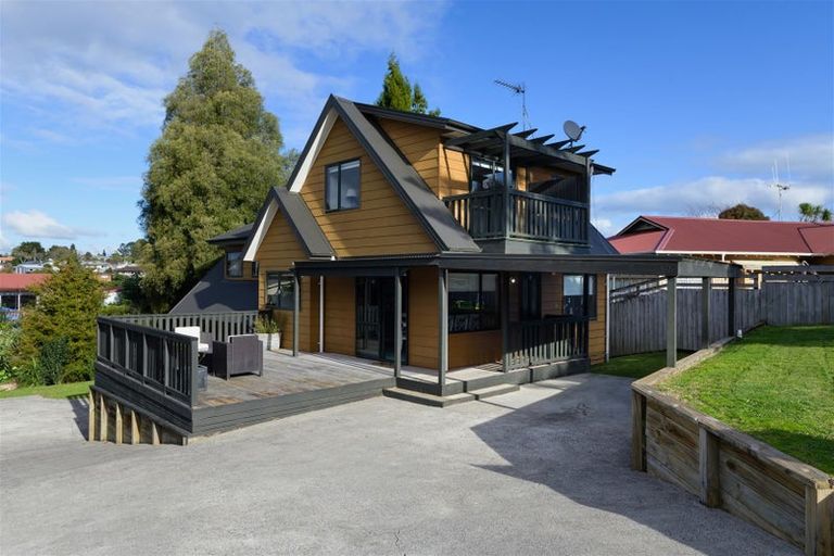 Photo of property in 8 Surrey Lane, Glenview, Hamilton, 3206